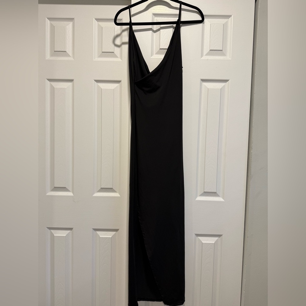 Elegant Black Maxi Dress